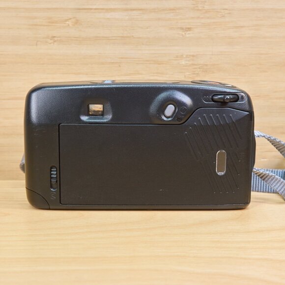 Pentax Zoom 60X Point and Shoot 35mm Film Camera, Made in Japan - Picture 7 of 9